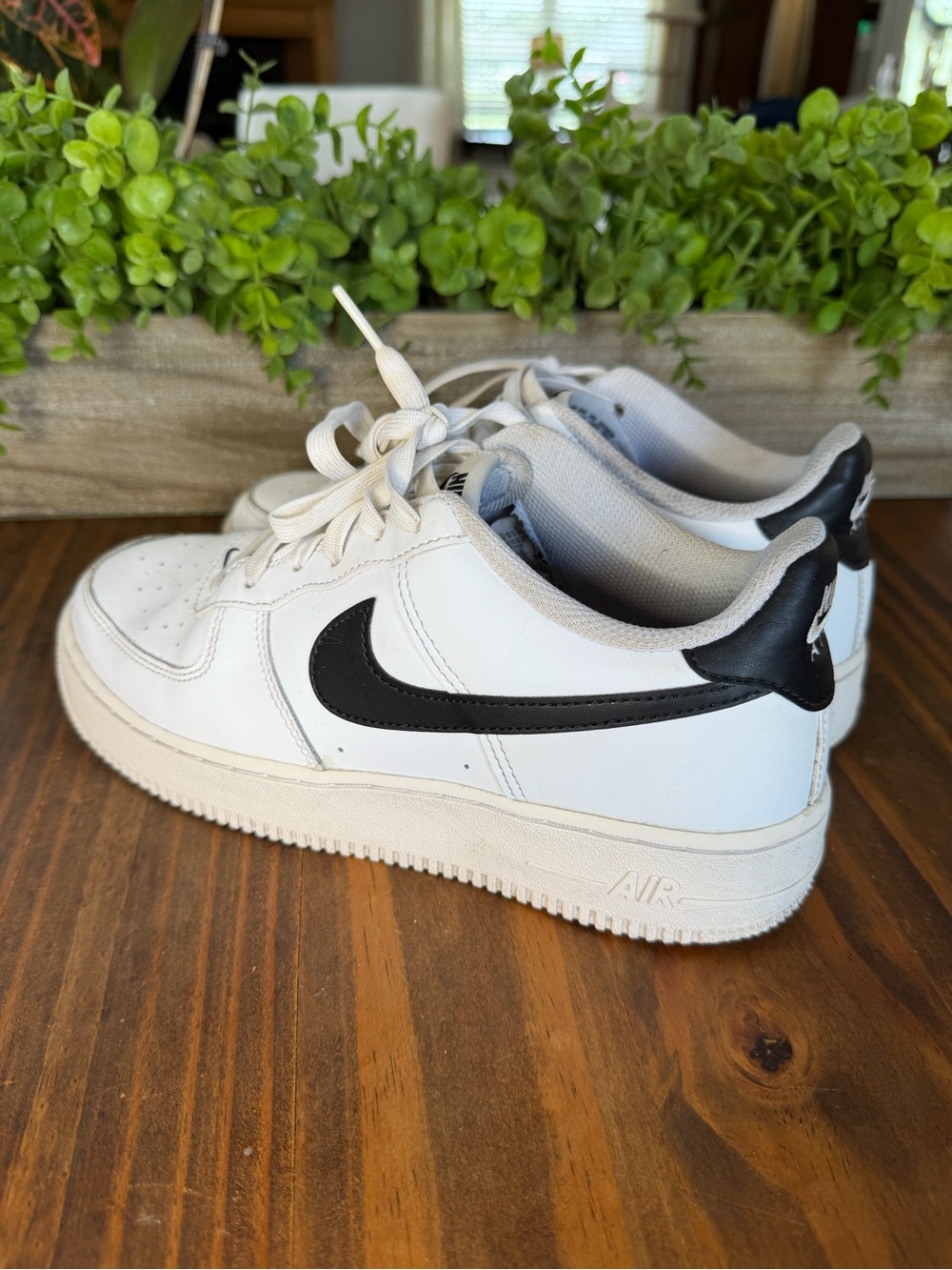 Nike Kids White Sneakers with Black Swoosh 6.5Y